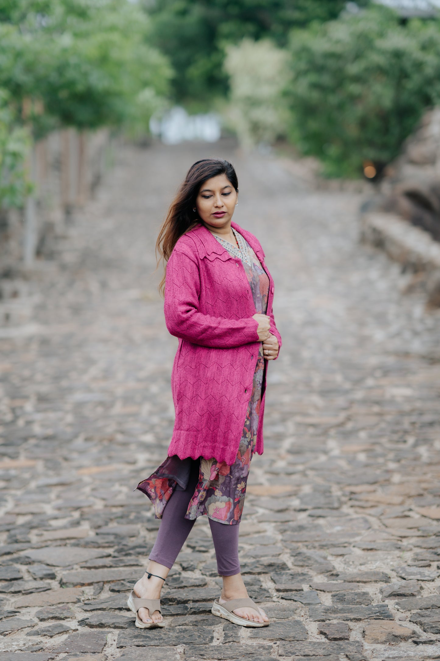गुलाब अभिजात विणणे कोट
