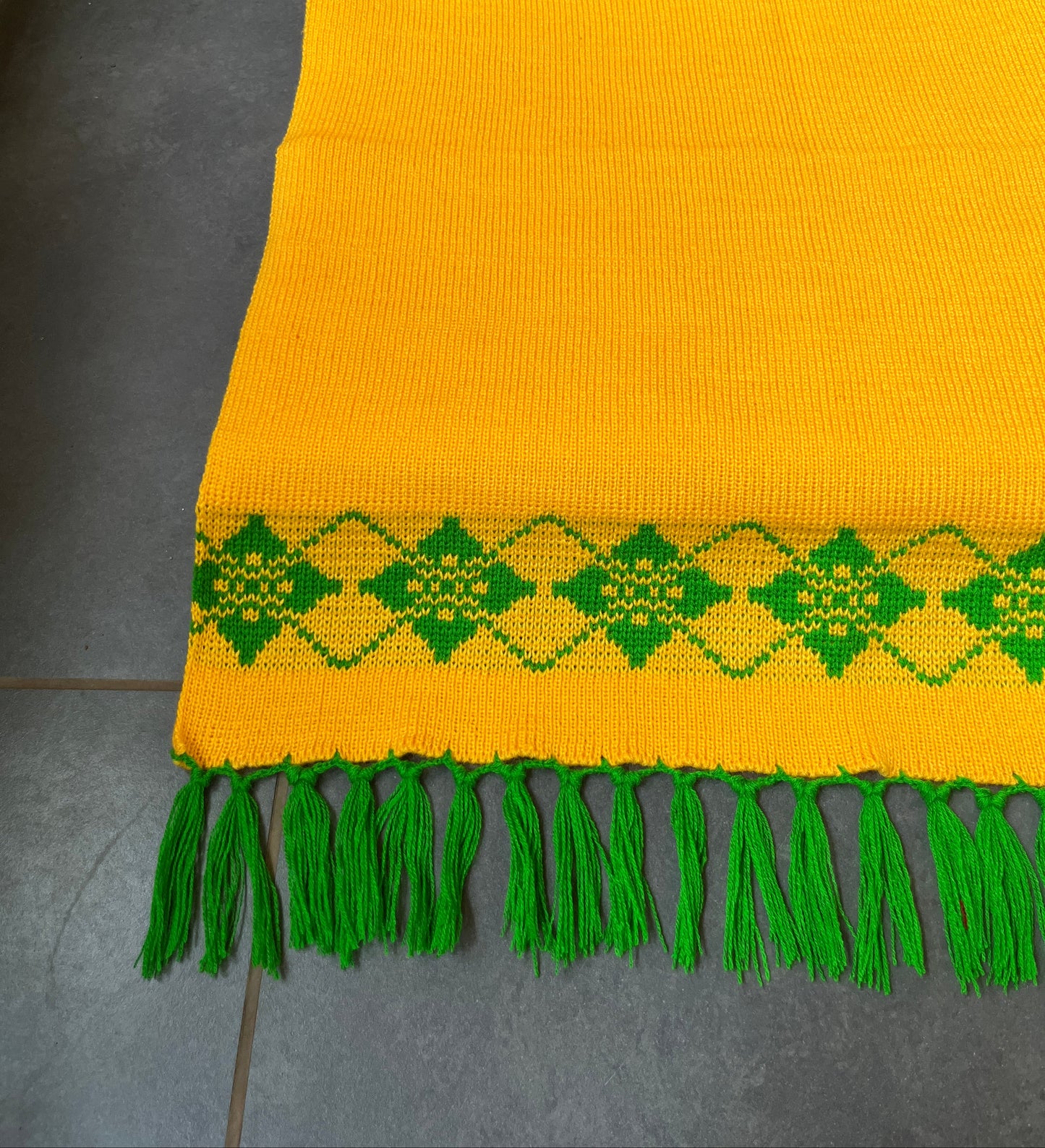 Yellow- green Pooja Asan